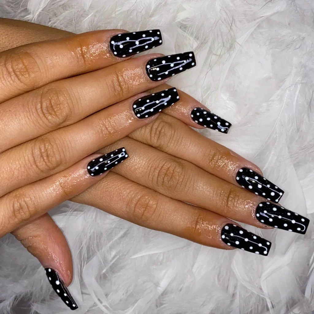 polka dot nail